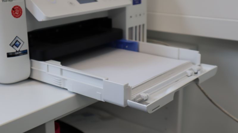 Datei:Papierfach öffnen.jpg